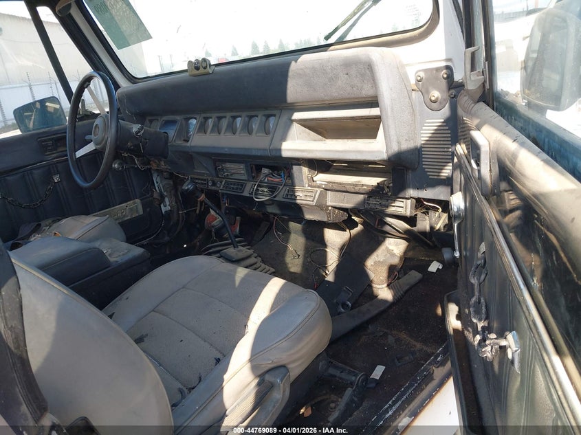 1992 Jeep Wrangler / Yj S