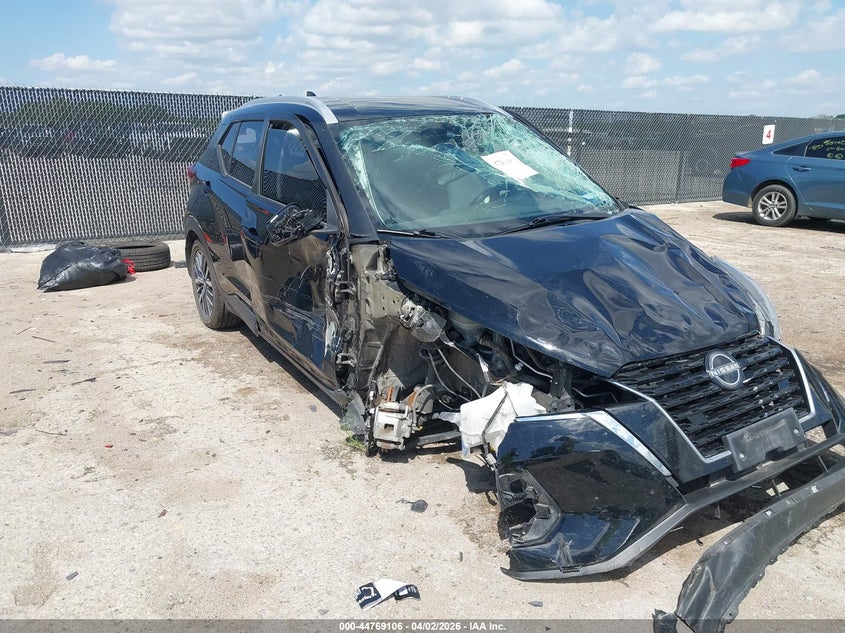 2023 Nissan Kicks Sv Xtronic Cvt