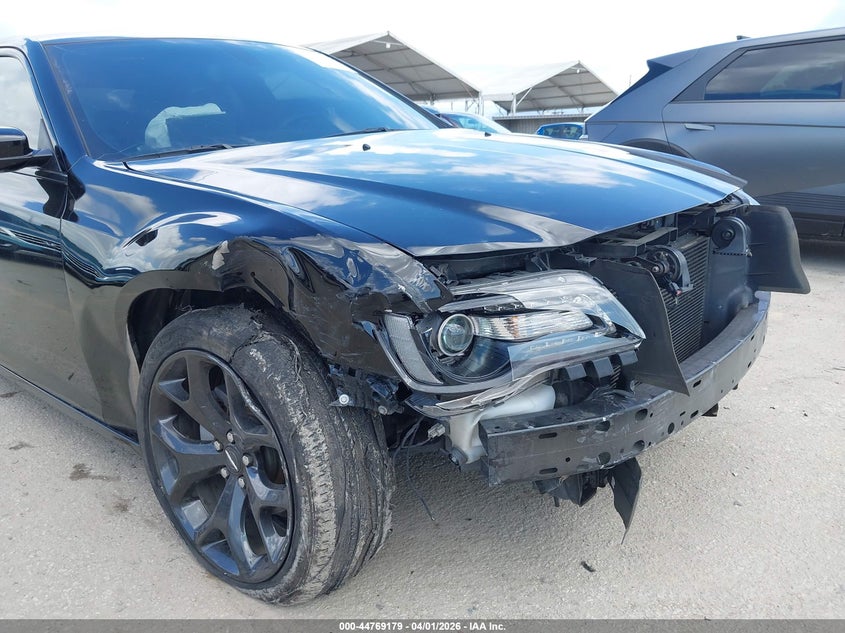 2022 CHRYSLER 300 SEDAN 3.6L V-6 DOHC, VVT, 300HP