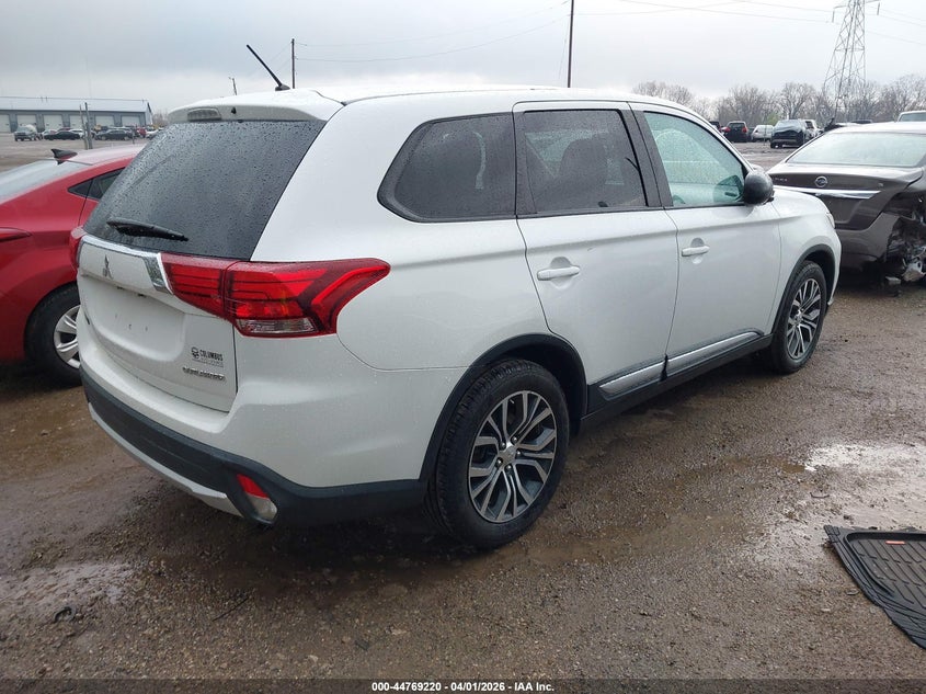 2016 Mitsubishi Outlander Es