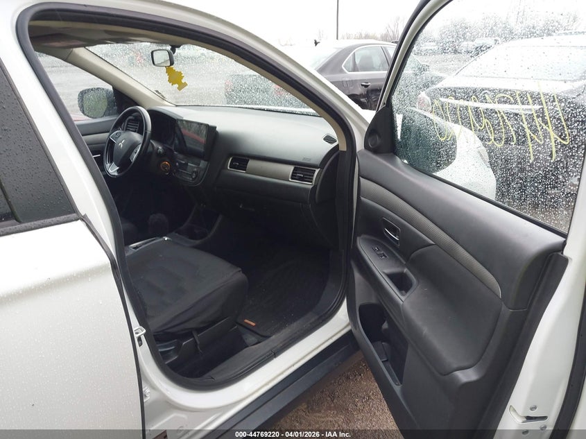 2016 Mitsubishi Outlander Es