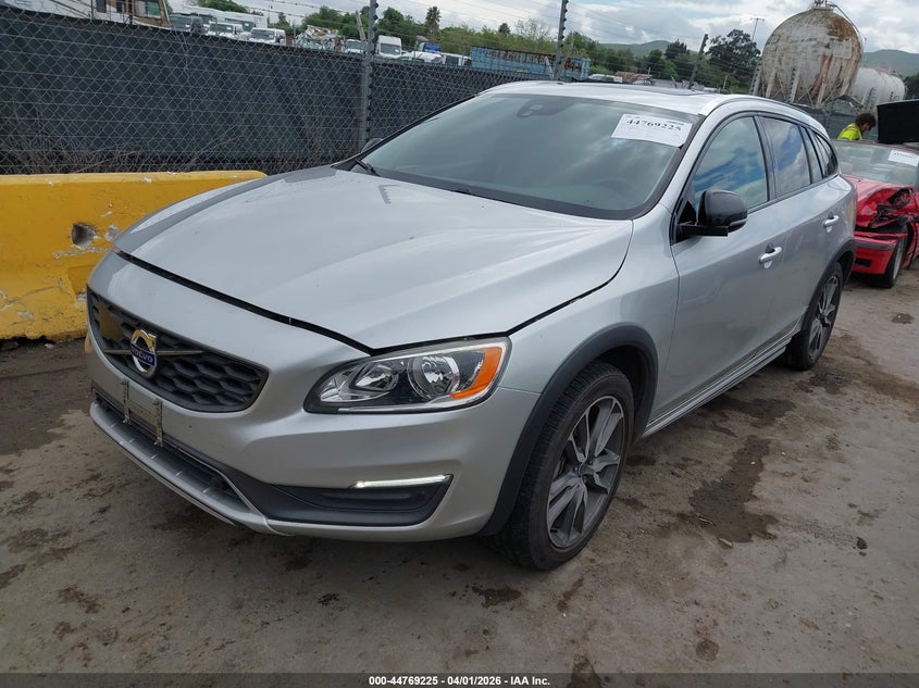 2016 Volvo V60 Cross Country T5