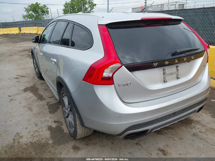2016 Volvo V60 Cross Country T5