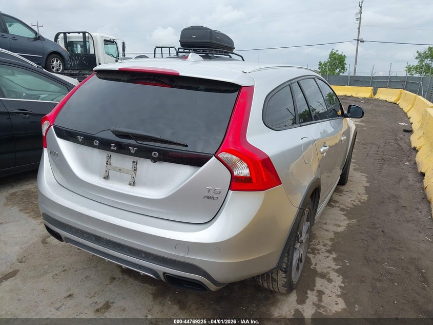 2016 Volvo V60 Cross Country T5