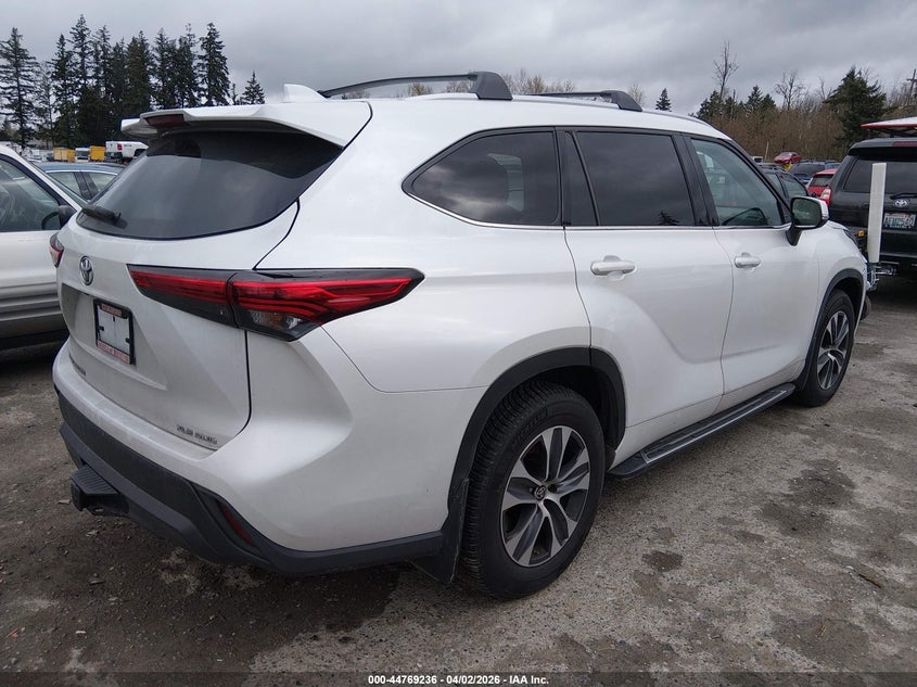 2022 Toyota Highlander Xle