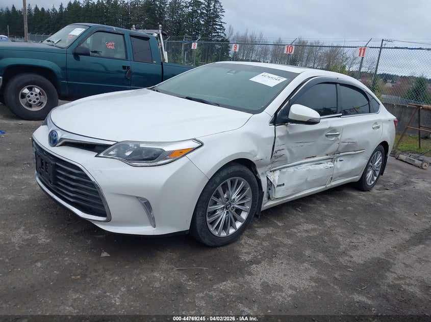 2018 Toyota Avalon Hybrid Limited