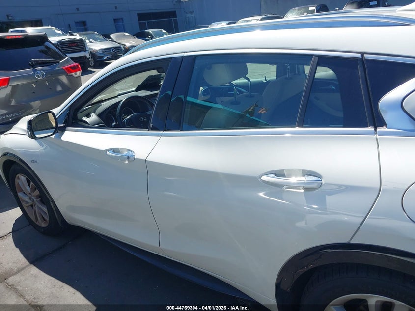 2018 Infiniti Qx30 Premium VIN: SJKCH5CP7JA058868 Lot: 44769304