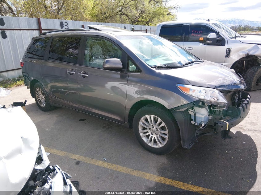 2017 Toyota Sienna Xle 7 Passenger