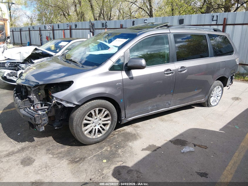 2017 Toyota Sienna Xle 7 Passenger 5TDDZ3DC2HS178076 photo 1