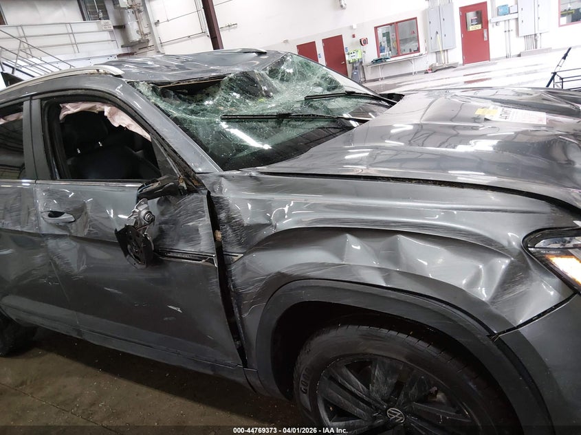 2023 Volkswagen Atlas Cross Sport 3.6L V6 Se W/Technology VIN: 1V2HE2CA7PC210705 Lot: 44769373