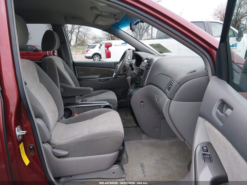 2010 Toyota Sienna Le