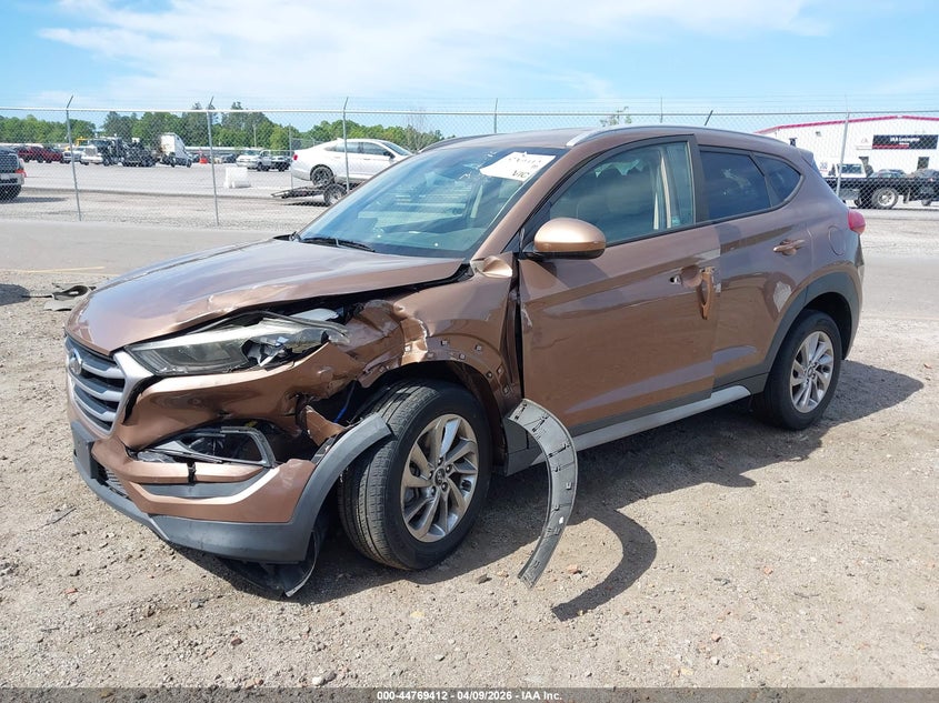 2017 HYUNDAI TUCSON auction photo 2