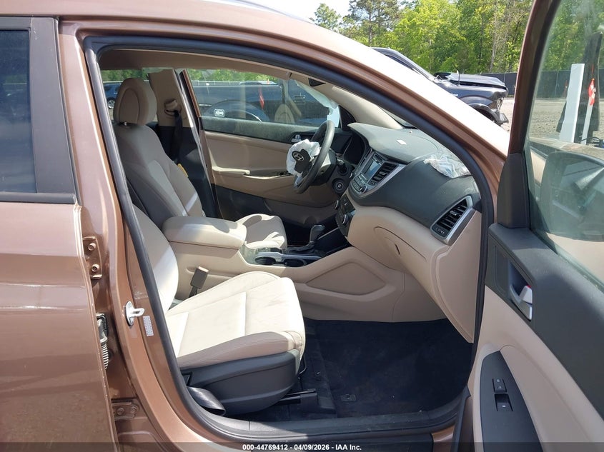 2017 HYUNDAI TUCSON auction photo 5