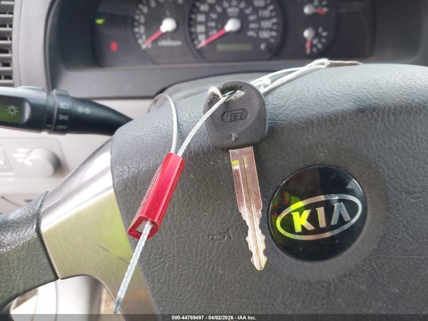 2004 Kia Sorento Ex/Lx VIN: KNDJD733245215024 Lot: 44769497