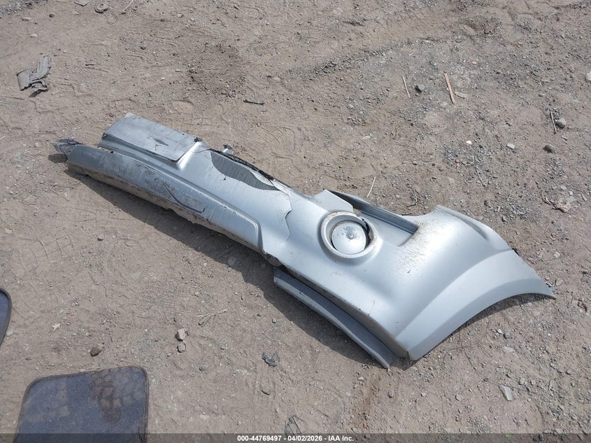 2004 Kia Sorento Ex/Lx VIN: KNDJD733245215024 Lot: 44769497