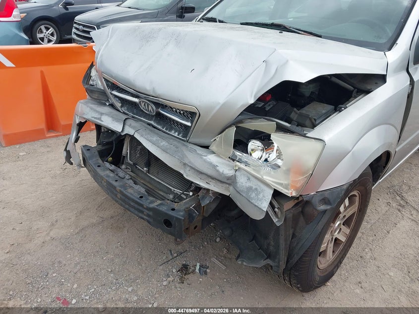 2004 Kia Sorento Ex/Lx VIN: KNDJD733245215024 Lot: 44769497