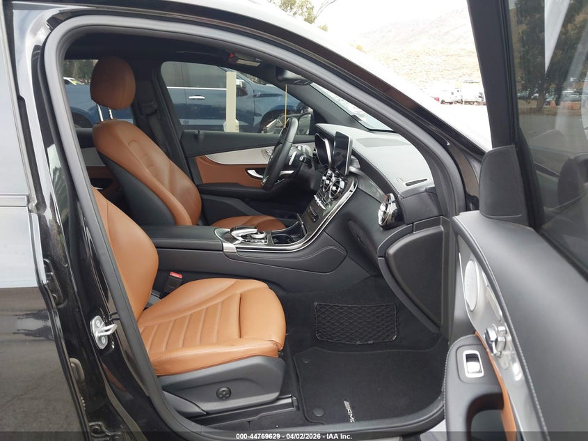 2019 MERCEDES-BENZ AMG GLC 43 — zdjęcie 5