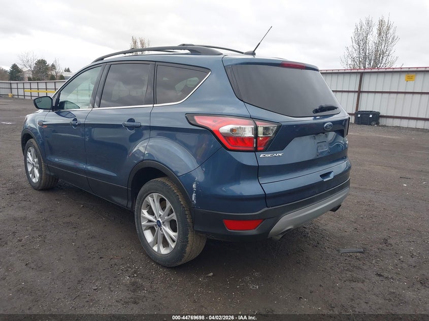 VIN 1FMCU9GD5JUB84601 2018 FORD ESCAPE SE