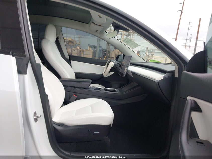 2022 Tesla Model Y Performance Dual Motor All-Wheel Drive