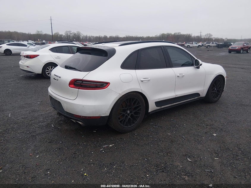 2015 Porsche Macan S