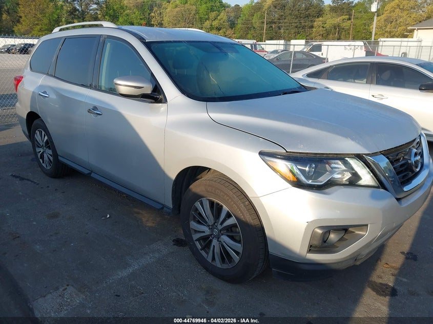 2018 Nissan Pathfinder Sv