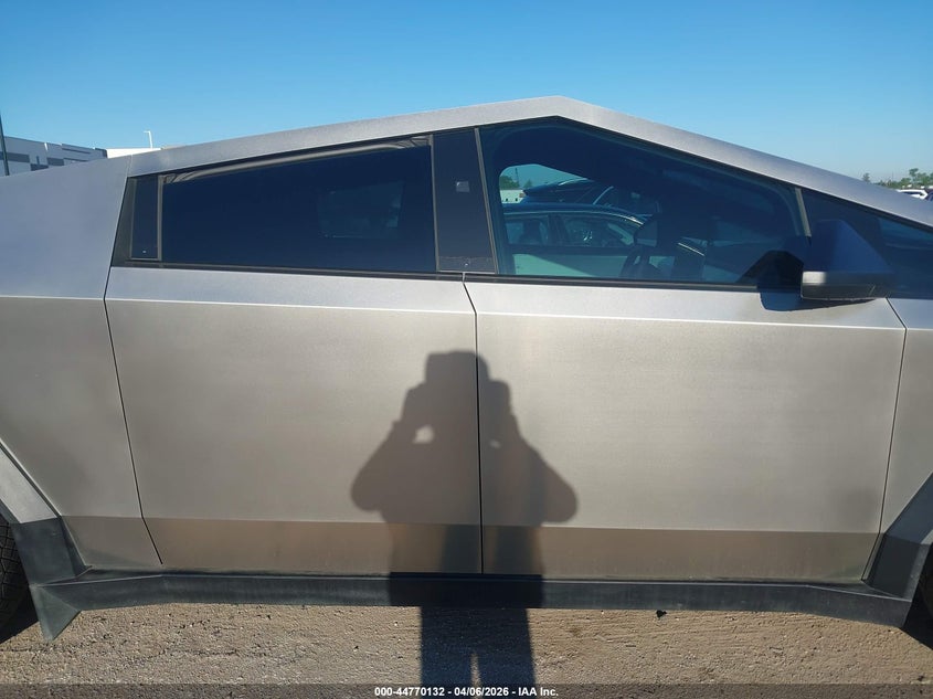 2024 Tesla Cybertruck Cyberbeast VIN: 7G2CEHEEXRA053377 Lot: 44770132