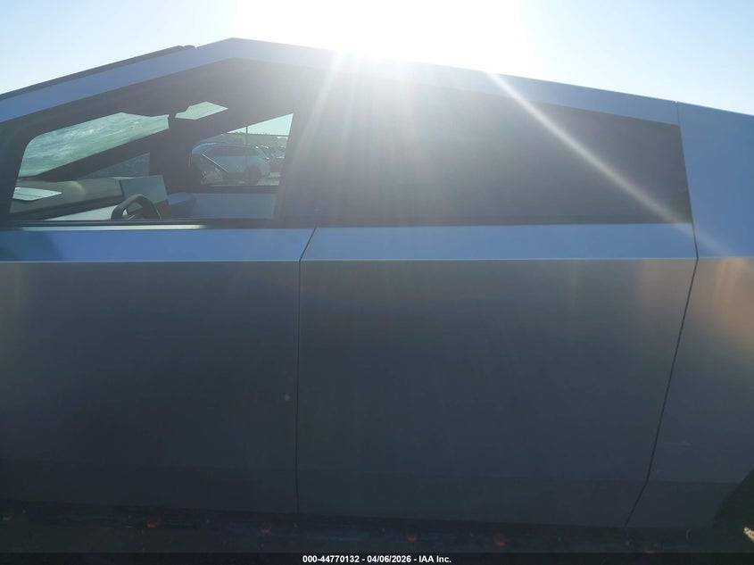 2024 Tesla Cybertruck Cyberbeast VIN: 7G2CEHEEXRA053377 Lot: 44770132