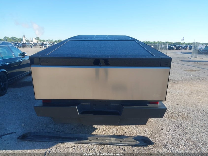 2024 Tesla Cybertruck Cyberbeast VIN: 7G2CEHEEXRA053377 Lot: 44770132