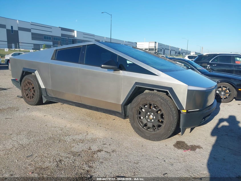 2024 Tesla Cybertruck Cyberbeast VIN: 7G2CEHEEXRA053377 Lot: 44770132