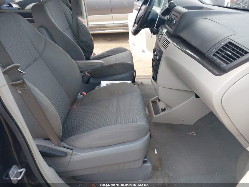2011 Volkswagen Routan S