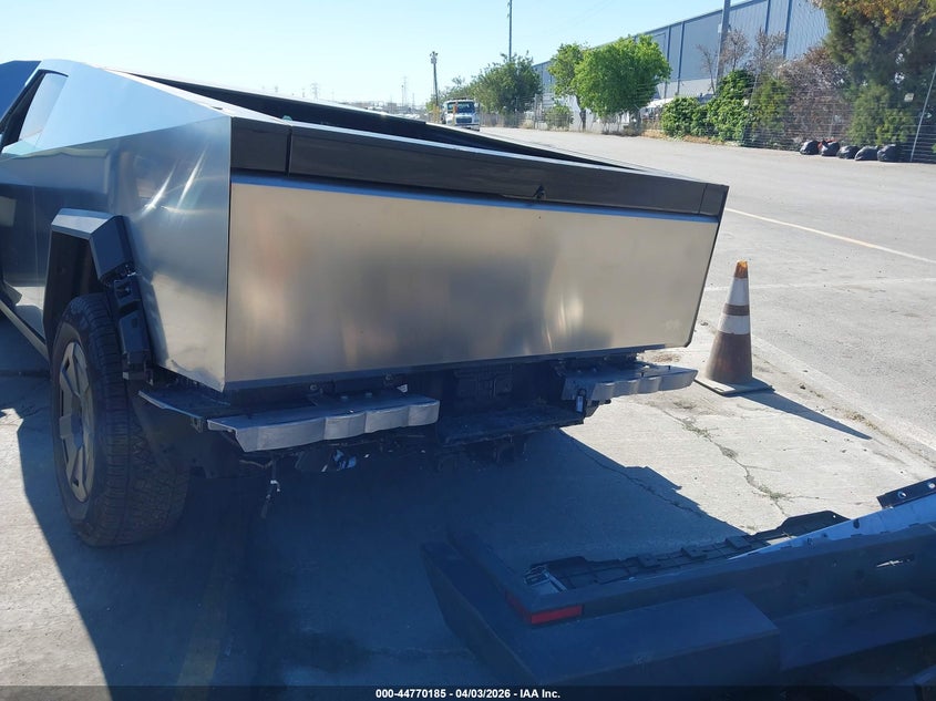 2024 Tesla Cybertruck Cyberbeast VIN: 7G2CEHEE0RA033140 Lot: 44770185