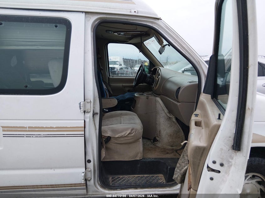 2000 Ford E-150 Recreational