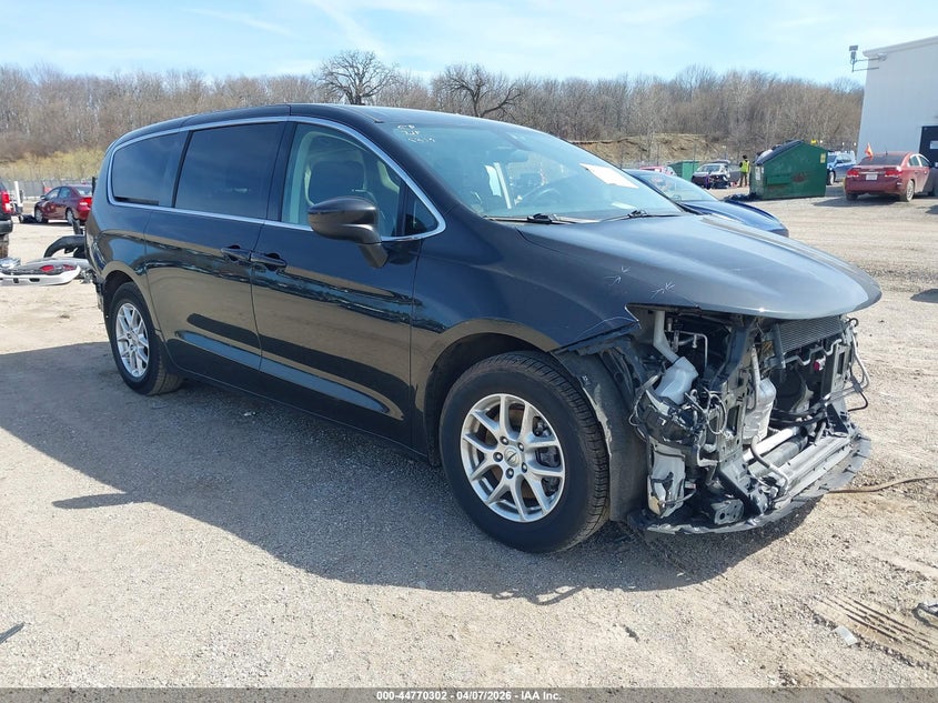2022 Chrysler Voyager Lx