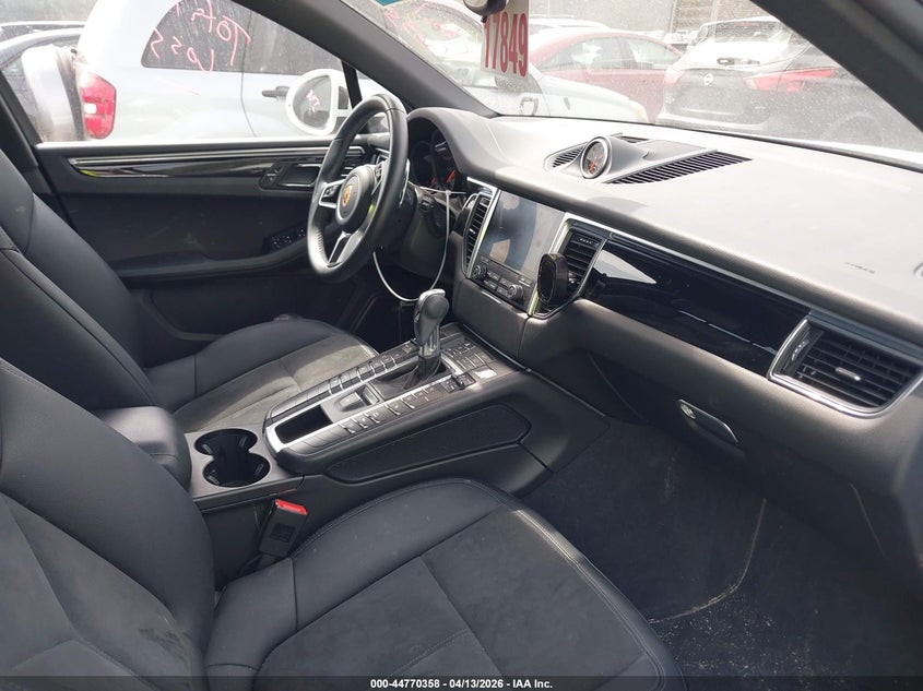 2017 Porsche Macan