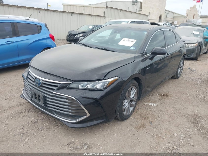 2019 TOYOTA AVALON HYBRID auction photo 2