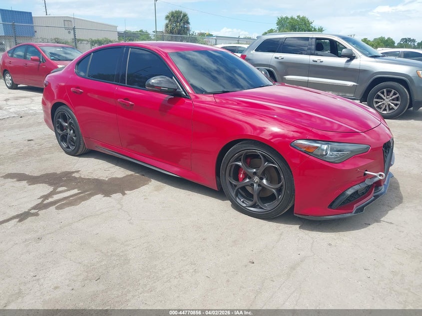 2019 Alfa Romeo Giulia Ti Sport Carbon Rwd