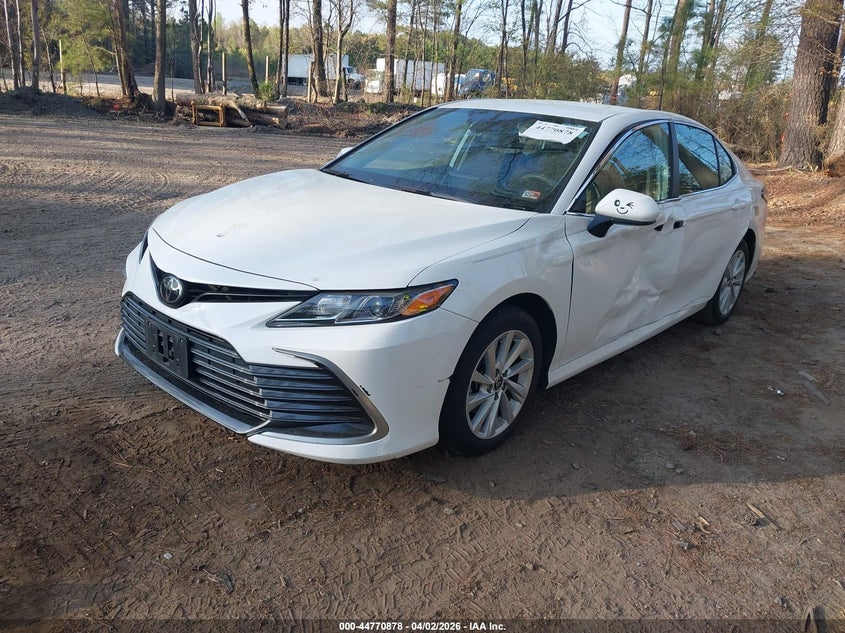 2022 Toyota Camry Le