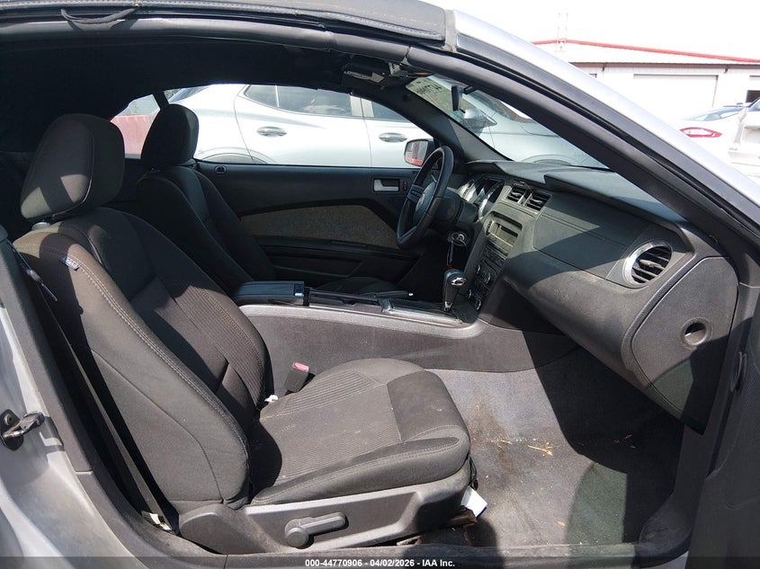 2011 Ford Mustang V6