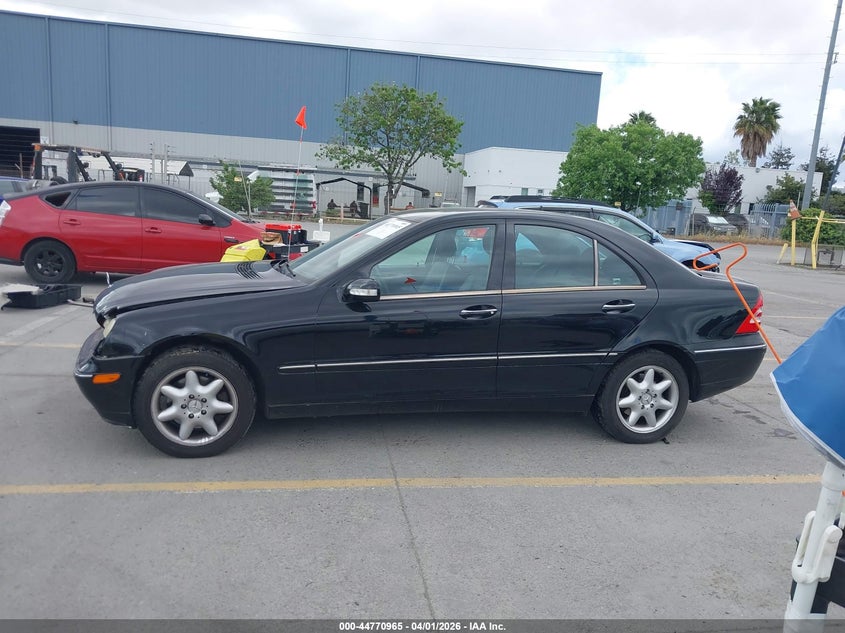 2002 Mercedes-Benz C 320 VIN: WDBRF64J12F168157 Lot: 44770965