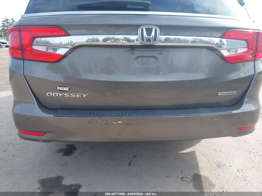 VIN 5FNRL6H85JB043599 2018 HONDA ODYSSEY TOURING