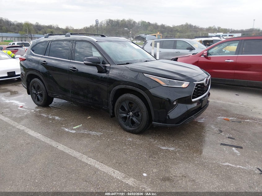 2021 TOYOTA HIGHLANDER XLE
