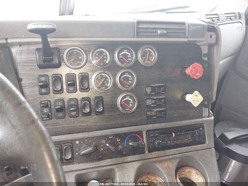 2013 OTHER FREIGHTLINER CONVENTIONAL COLUMBIA INDUSTRIAL N/A