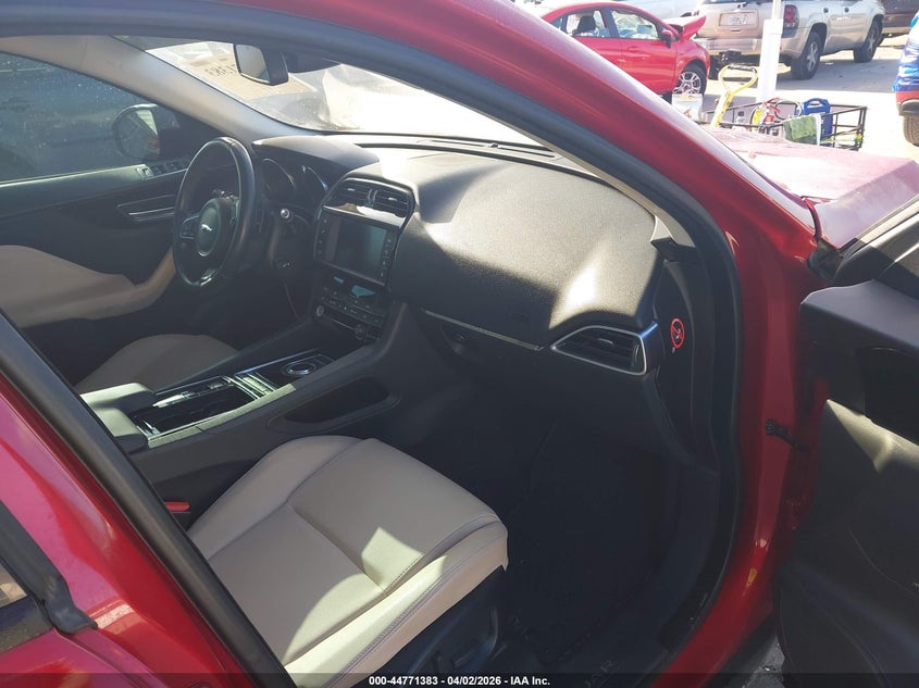 2018 Jaguar F-Pace 25T Premium