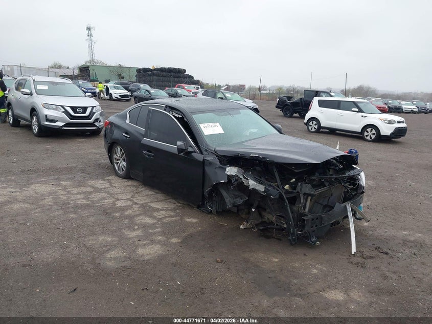 2015 Infiniti Q50 Premium