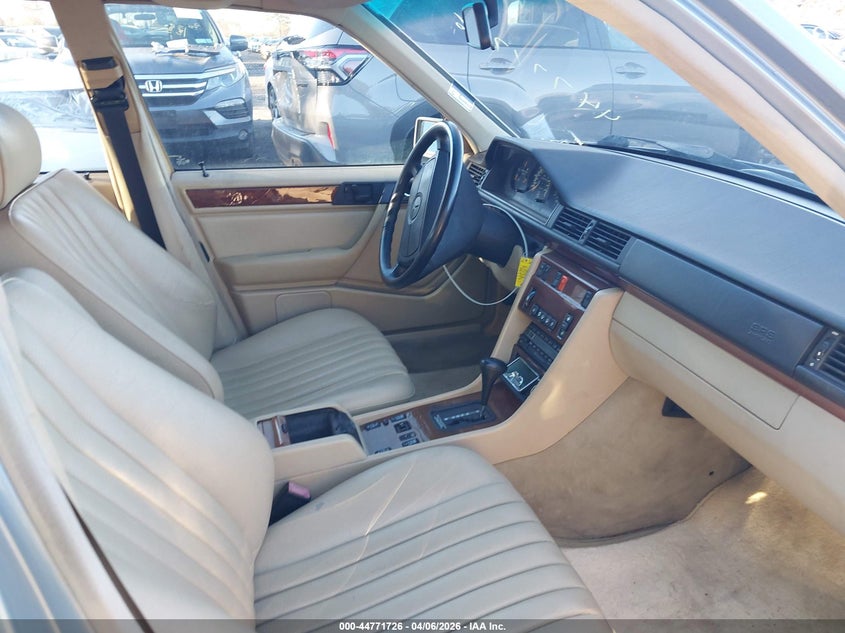 1991 Mercedes-Benz 300 E 2.6