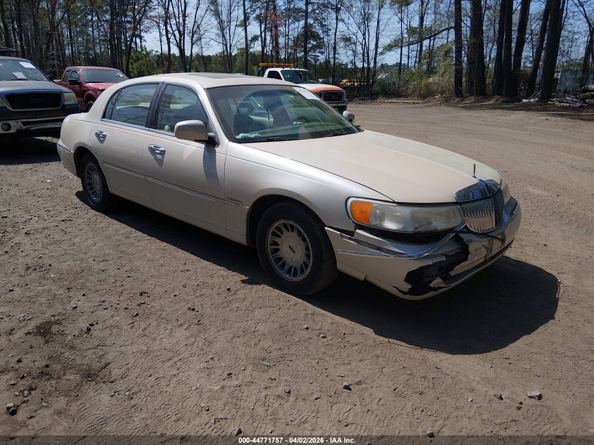 2001 Lincoln Town Car Cartier