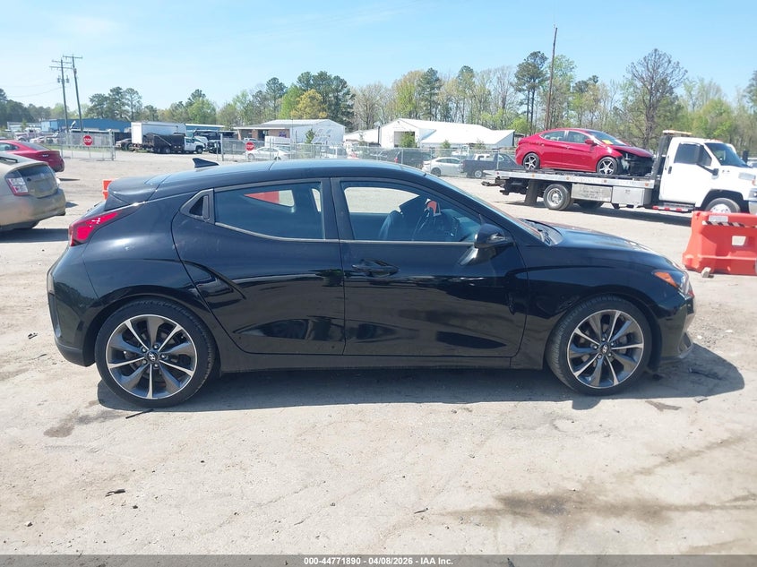 2020 Hyundai Veloster 2.0 Premium VIN: KMHTG6AF0LU023124 Lot: 44771890