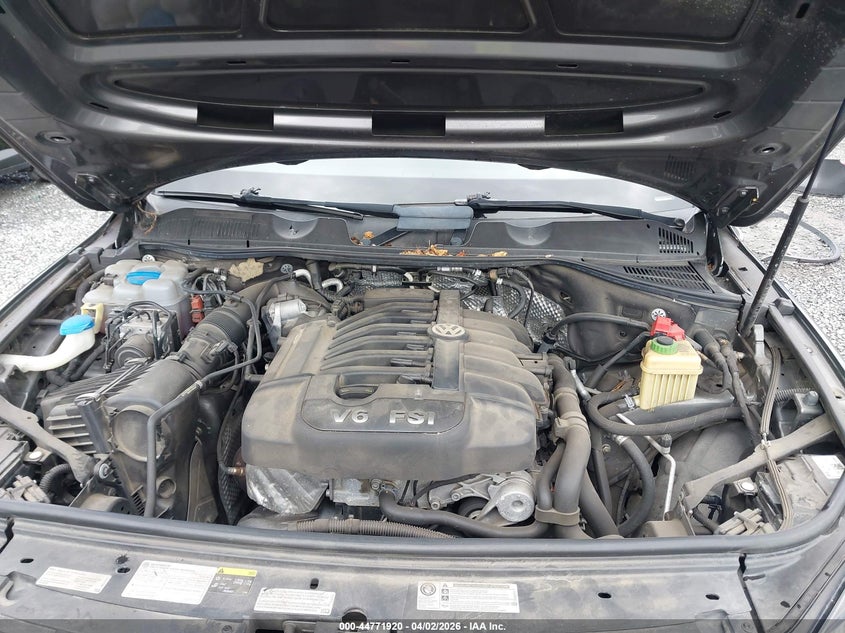 2016 Volkswagen Touareg Vr6 Lux VIN: WVGEF9BP4GD002352 Lot: 44771920