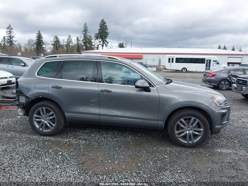 2016 Volkswagen Touareg Vr6 Lux VIN: WVGEF9BP4GD002352 Lot: 44771920