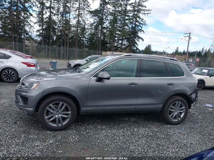 2016 Volkswagen Touareg Vr6 Lux VIN: WVGEF9BP4GD002352 Lot: 44771920
